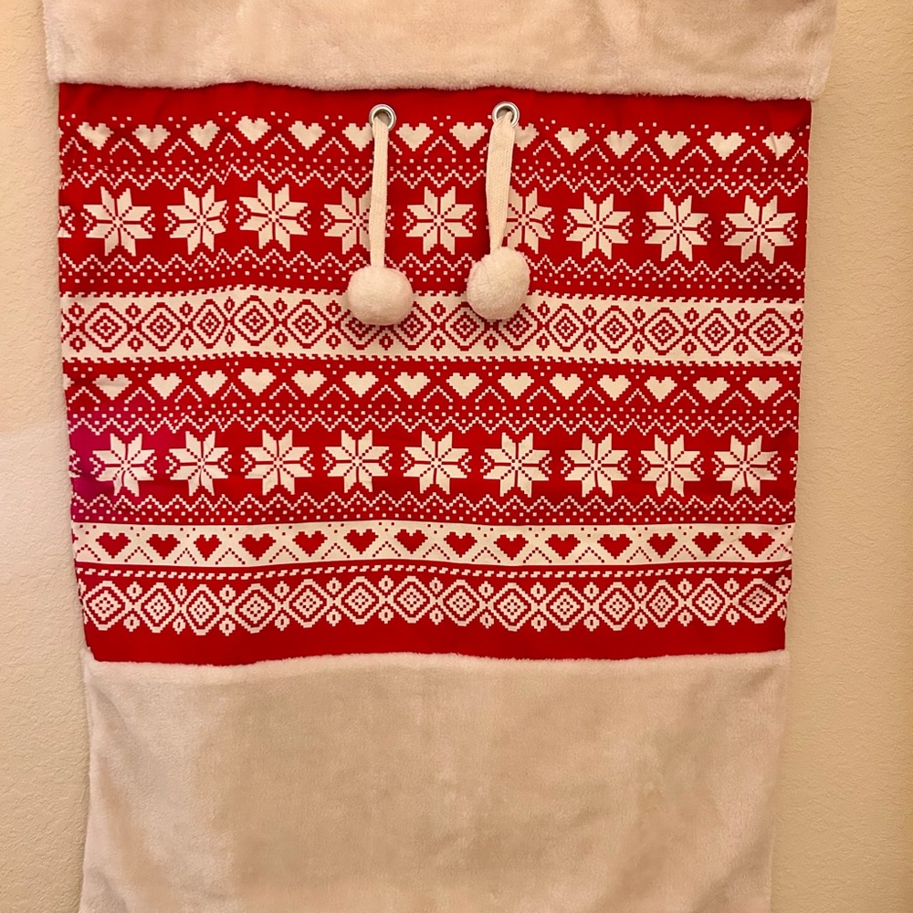 Christmas Jumbo Cloth Gift Bag Sack - Red & White Snowflakes 27” x 35” Brand New